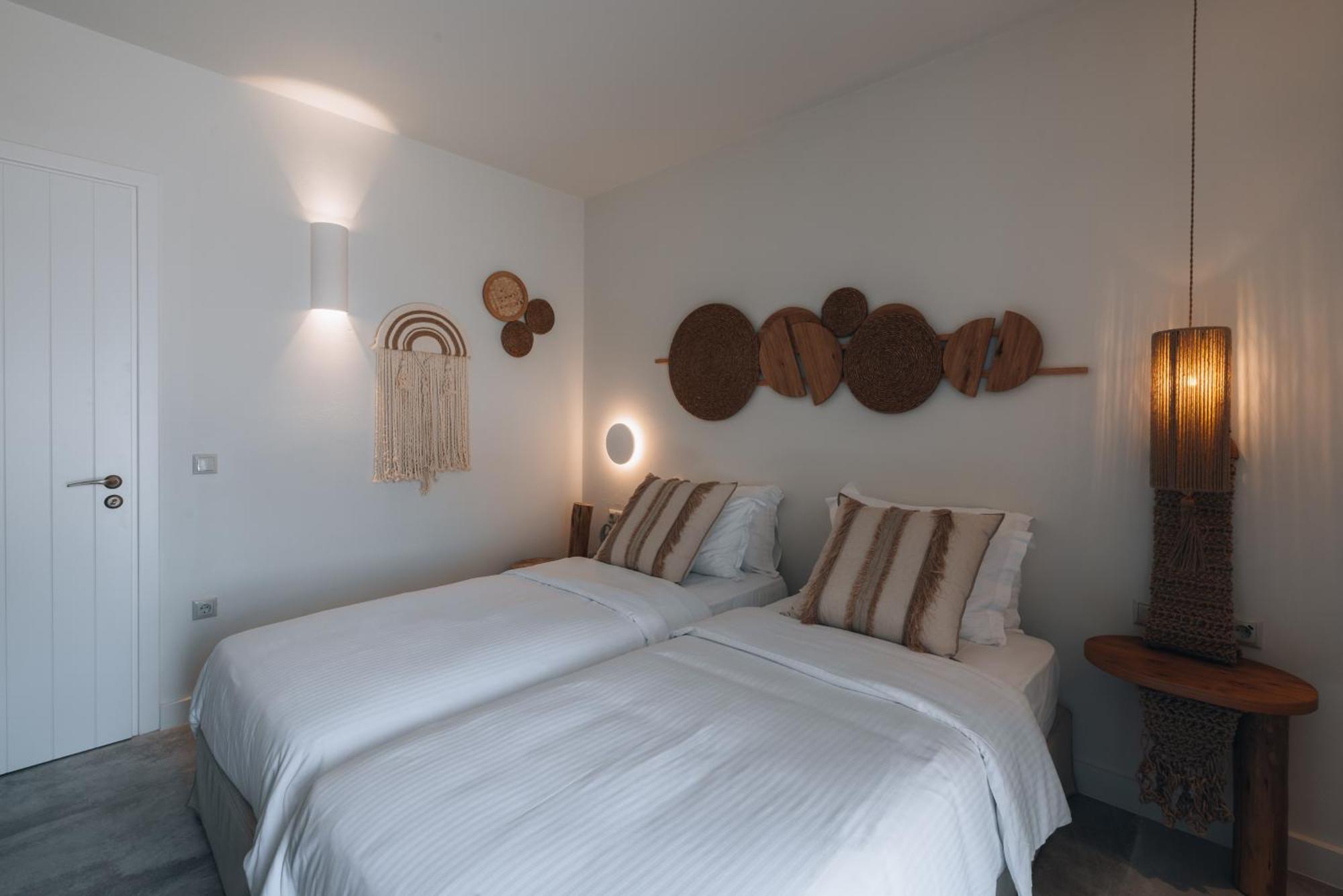 Kosmitis Suites & Villas Náousa Rum bild