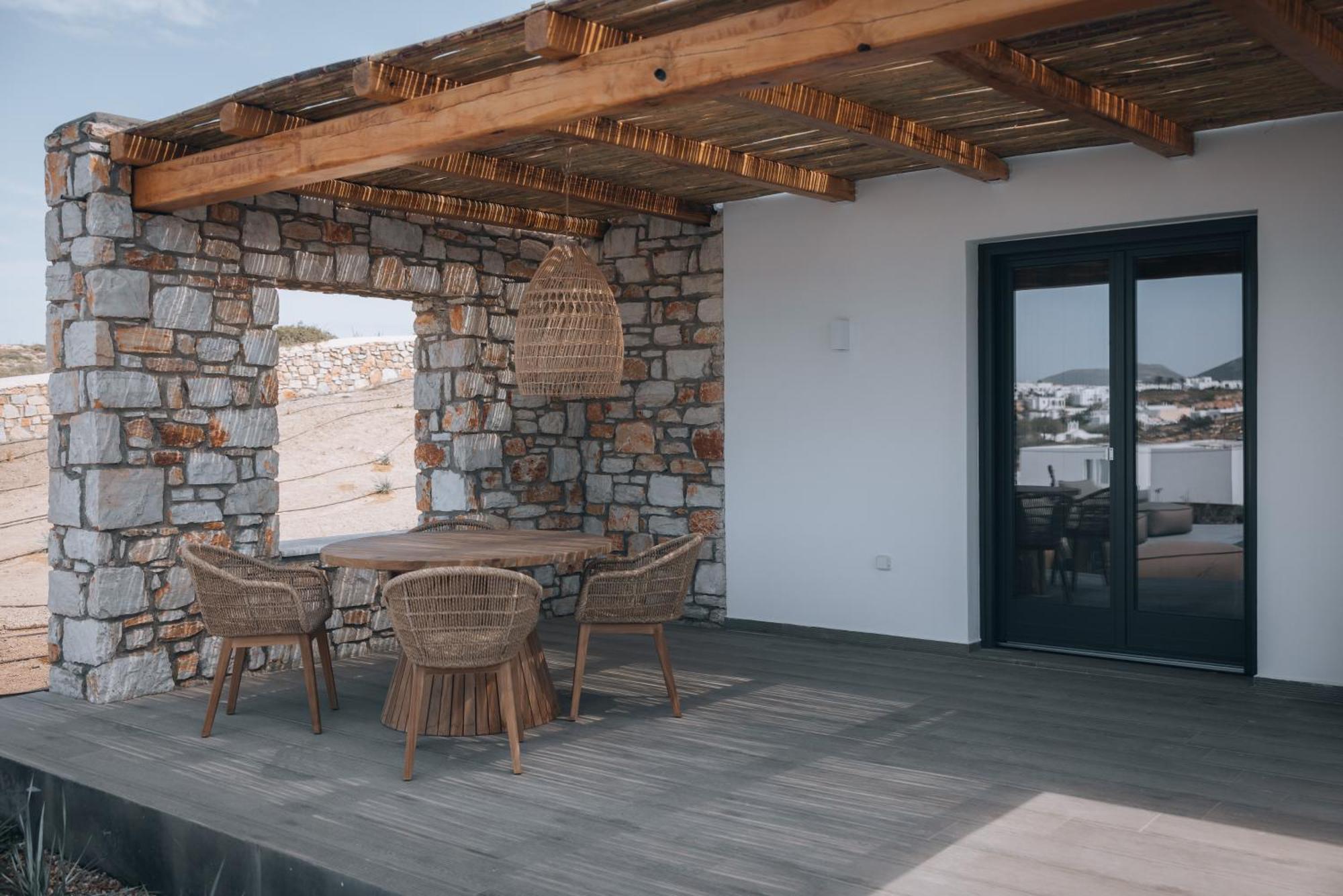 Kosmitis Suites & Villas Náousa Rum bild