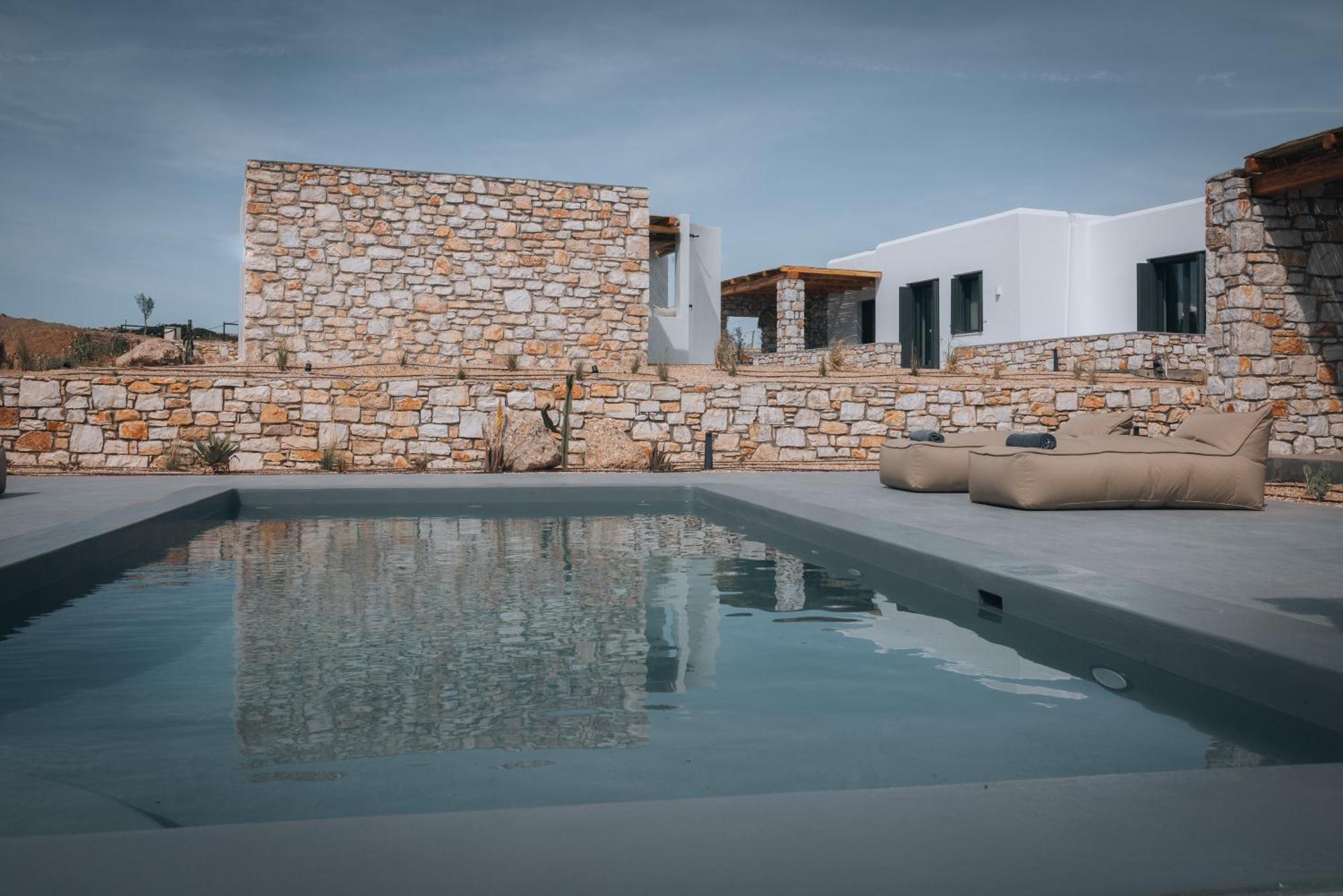Kosmitis Suites & Villas Náousa Rum bild
